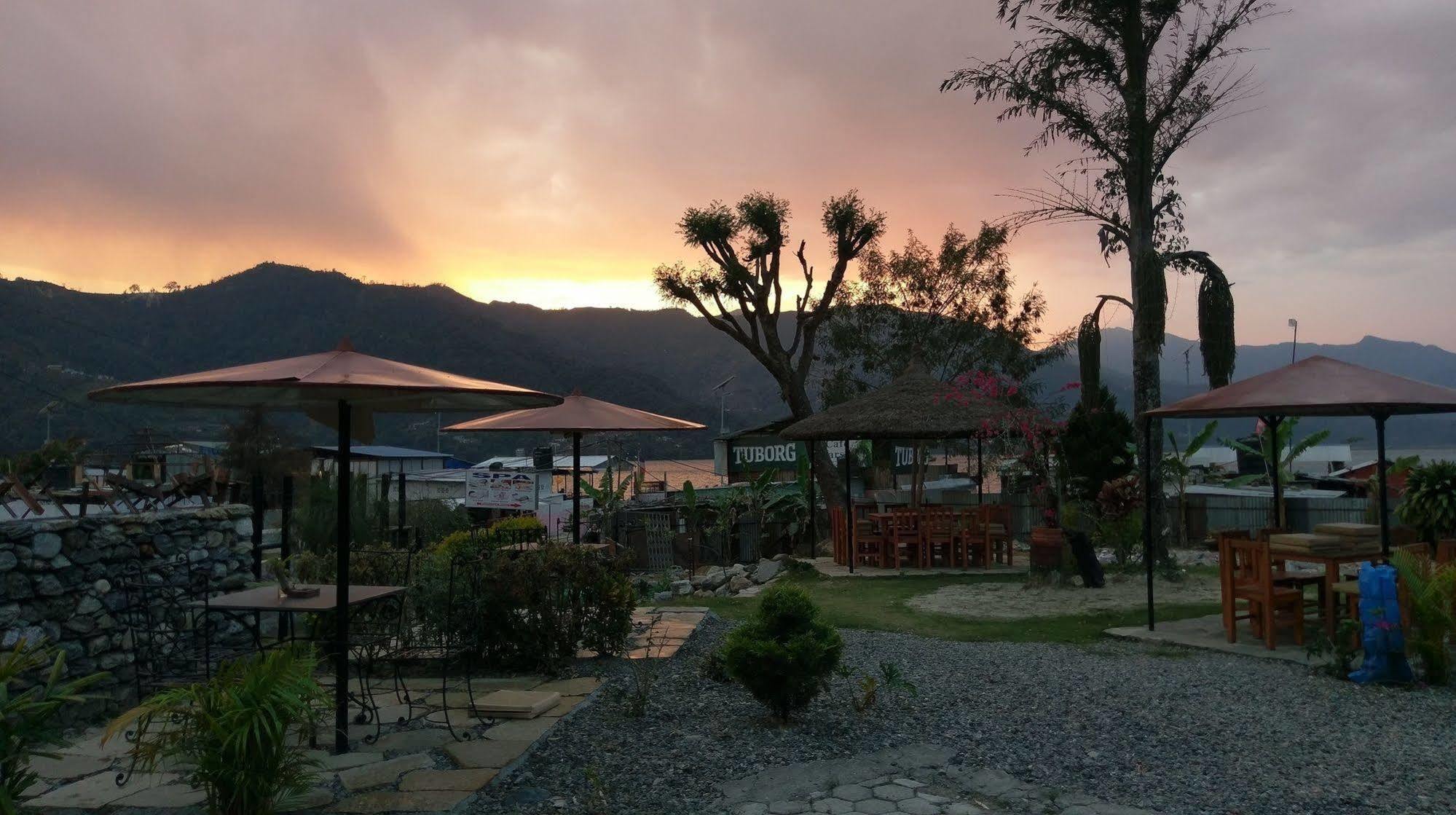 Gantavya Resort Покхара Екстер'єр фото